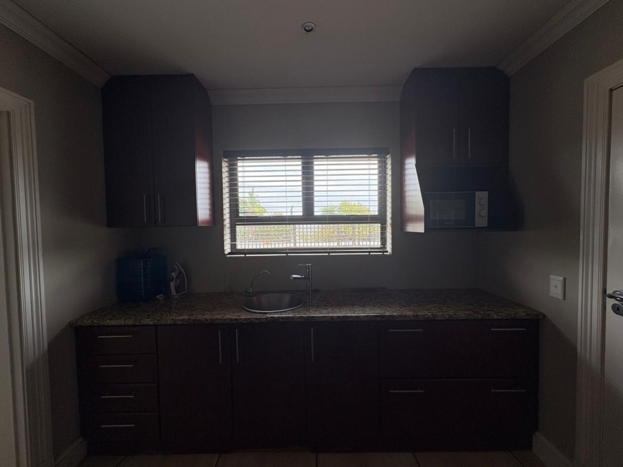 To Let 6 Bedroom Property for Rent in West Beach Western Cape
